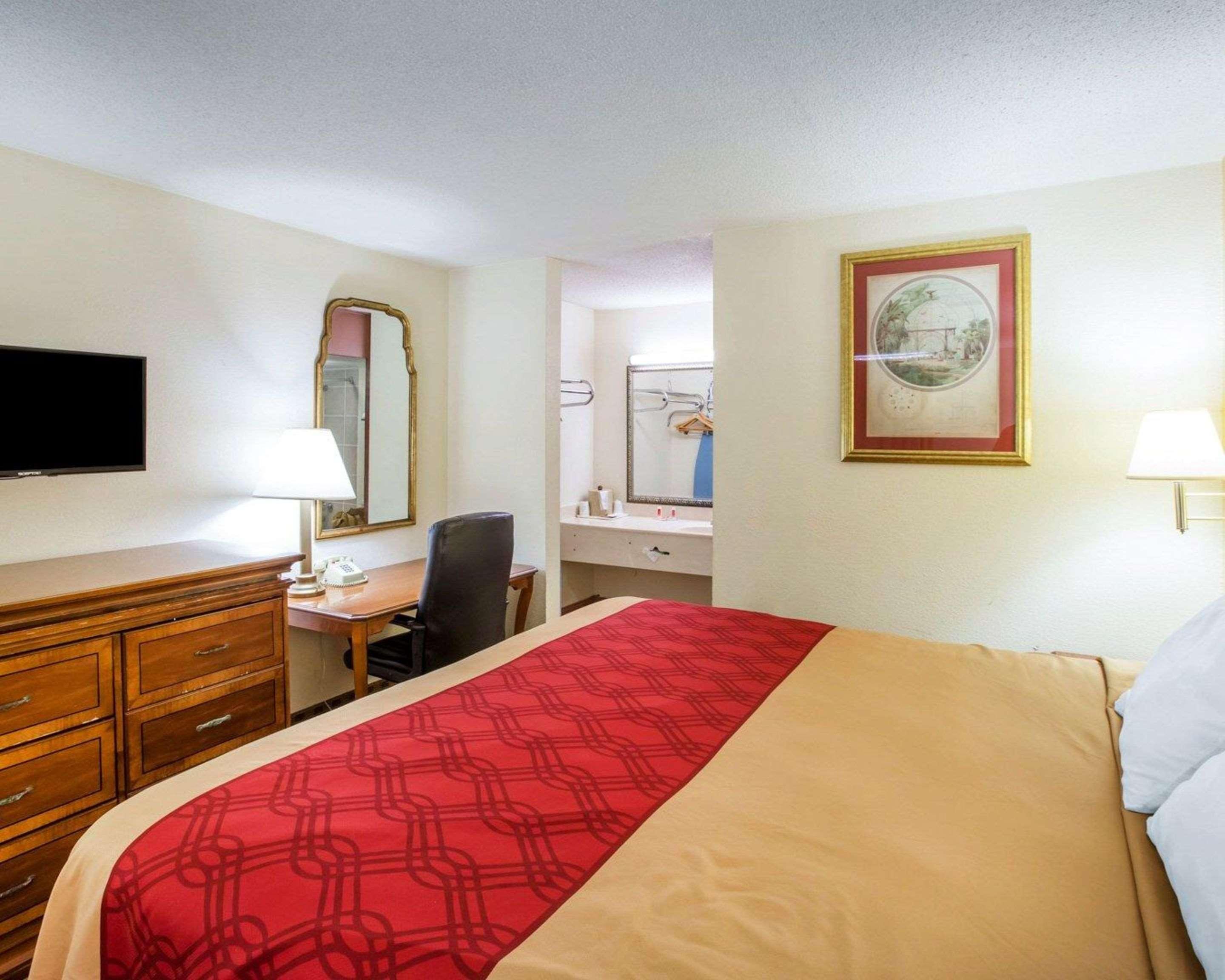 Econo Lodge Inn & Suites Macon Eksteriør bilde