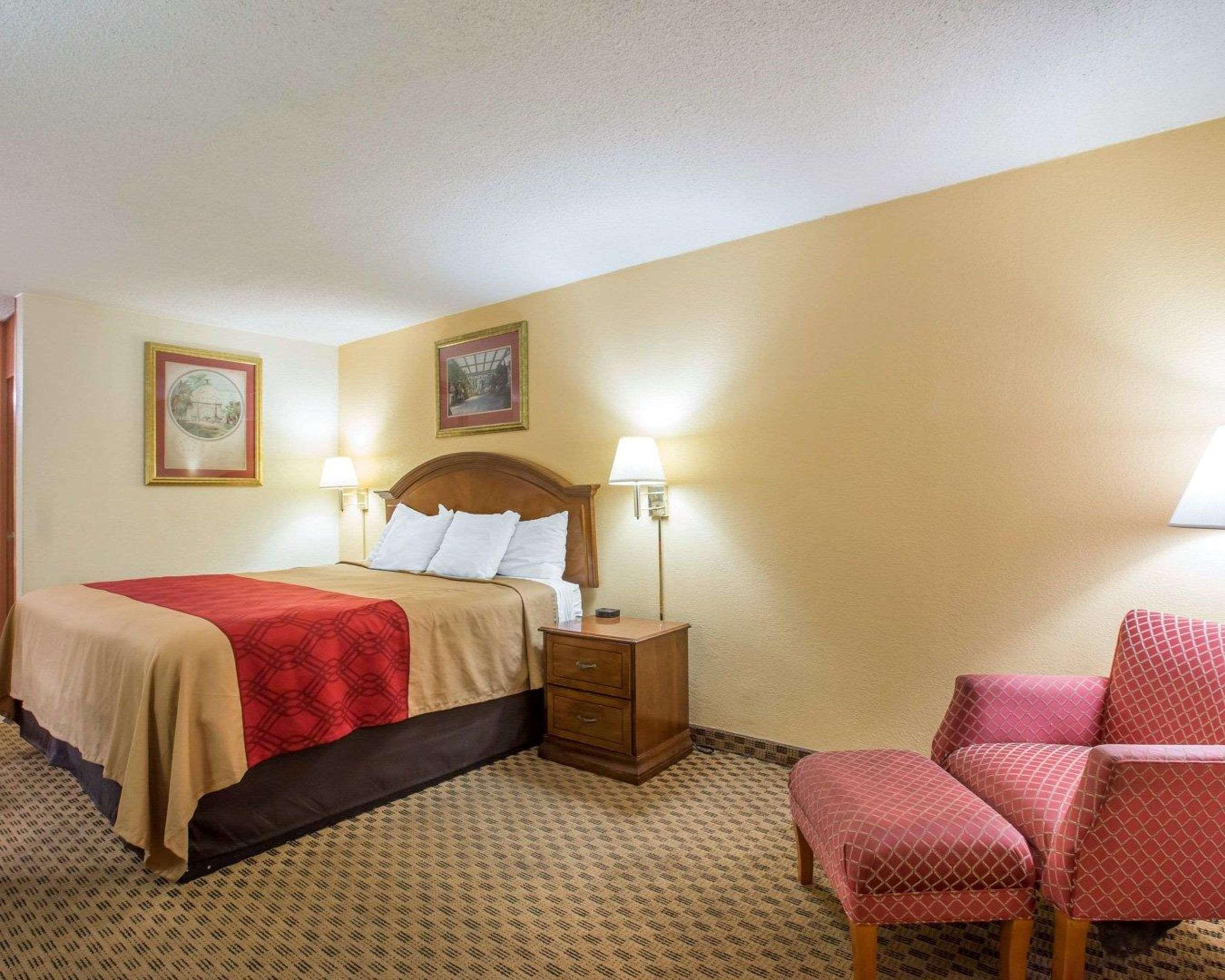 Econo Lodge Inn & Suites Macon Eksteriør bilde