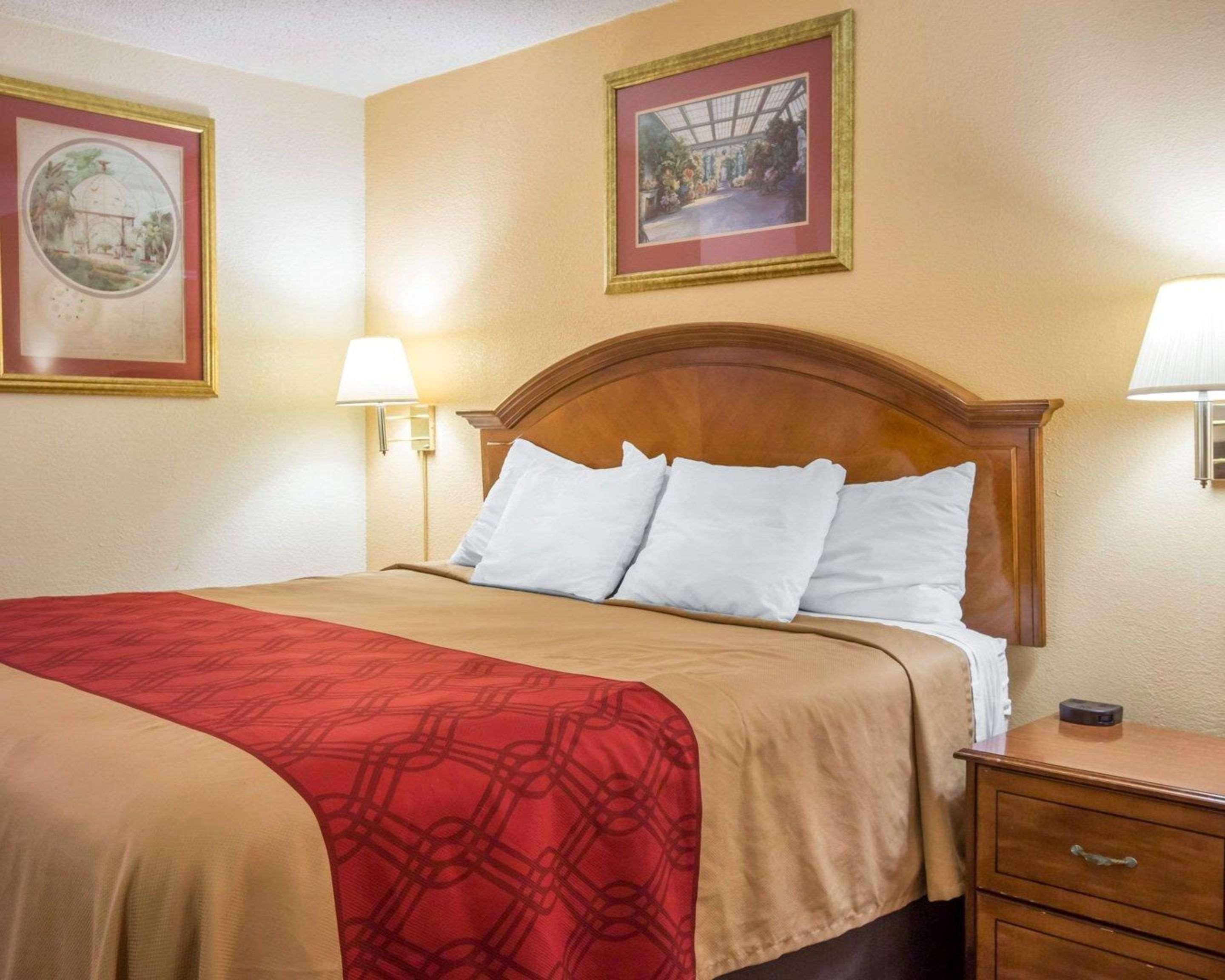 Econo Lodge Inn & Suites Macon Eksteriør bilde