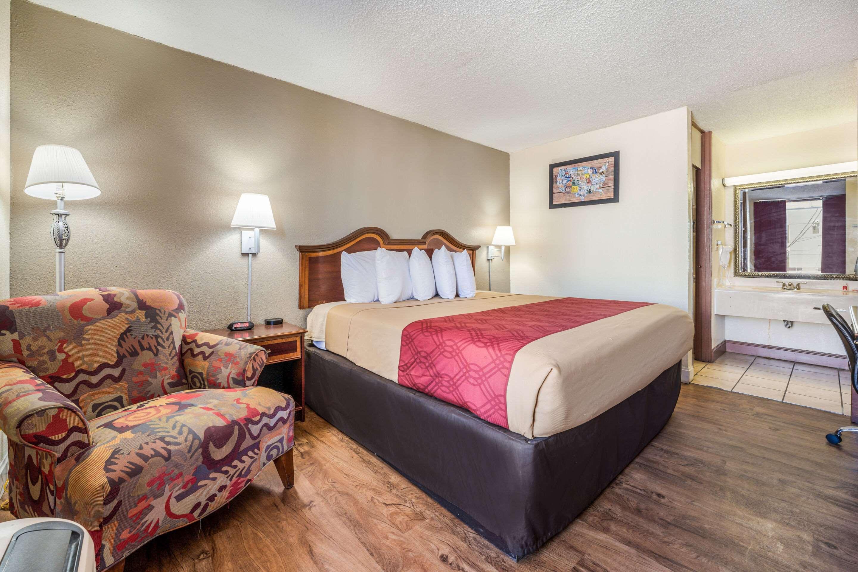 Econo Lodge Inn & Suites Macon Eksteriør bilde