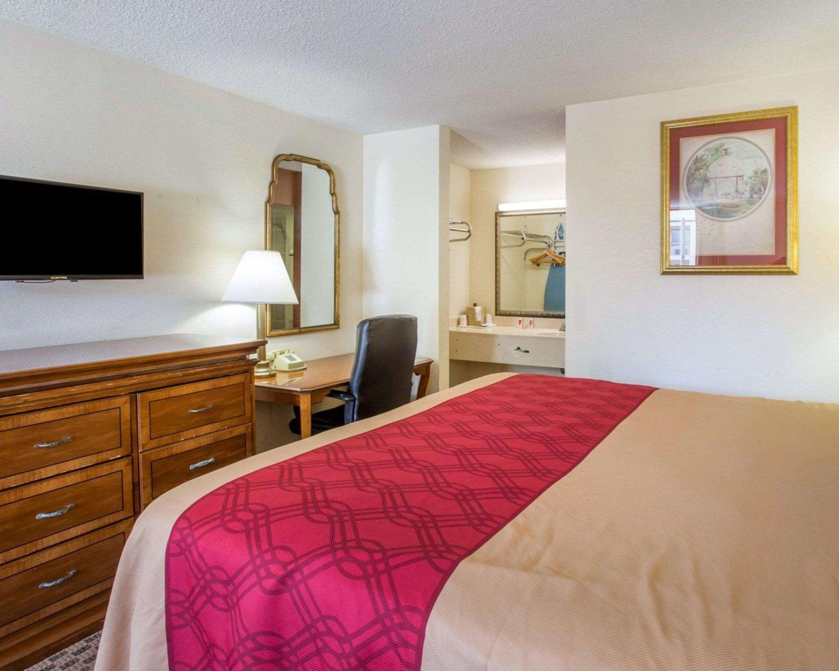 Econo Lodge Inn & Suites Macon Eksteriør bilde