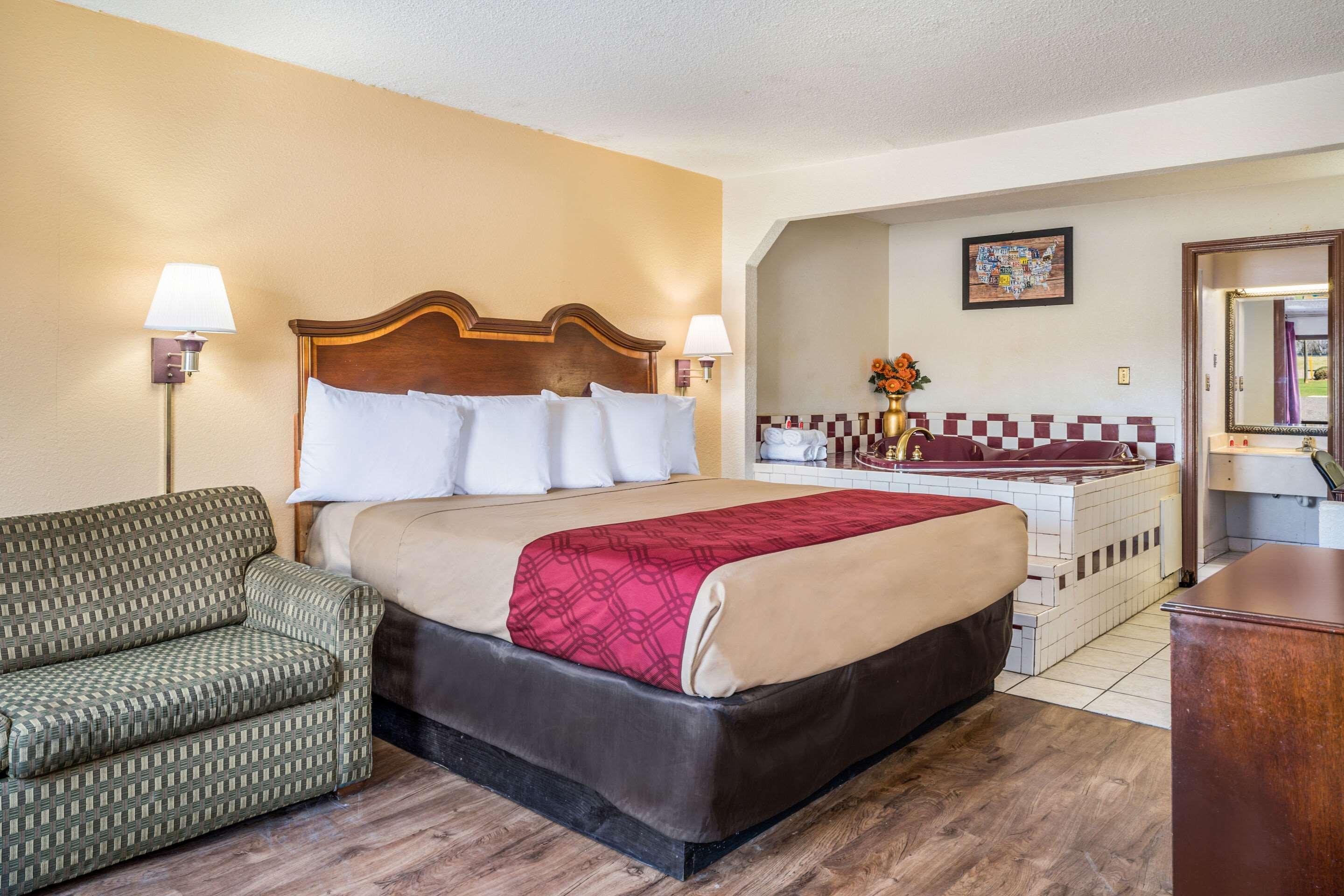 Econo Lodge Inn & Suites Macon Eksteriør bilde