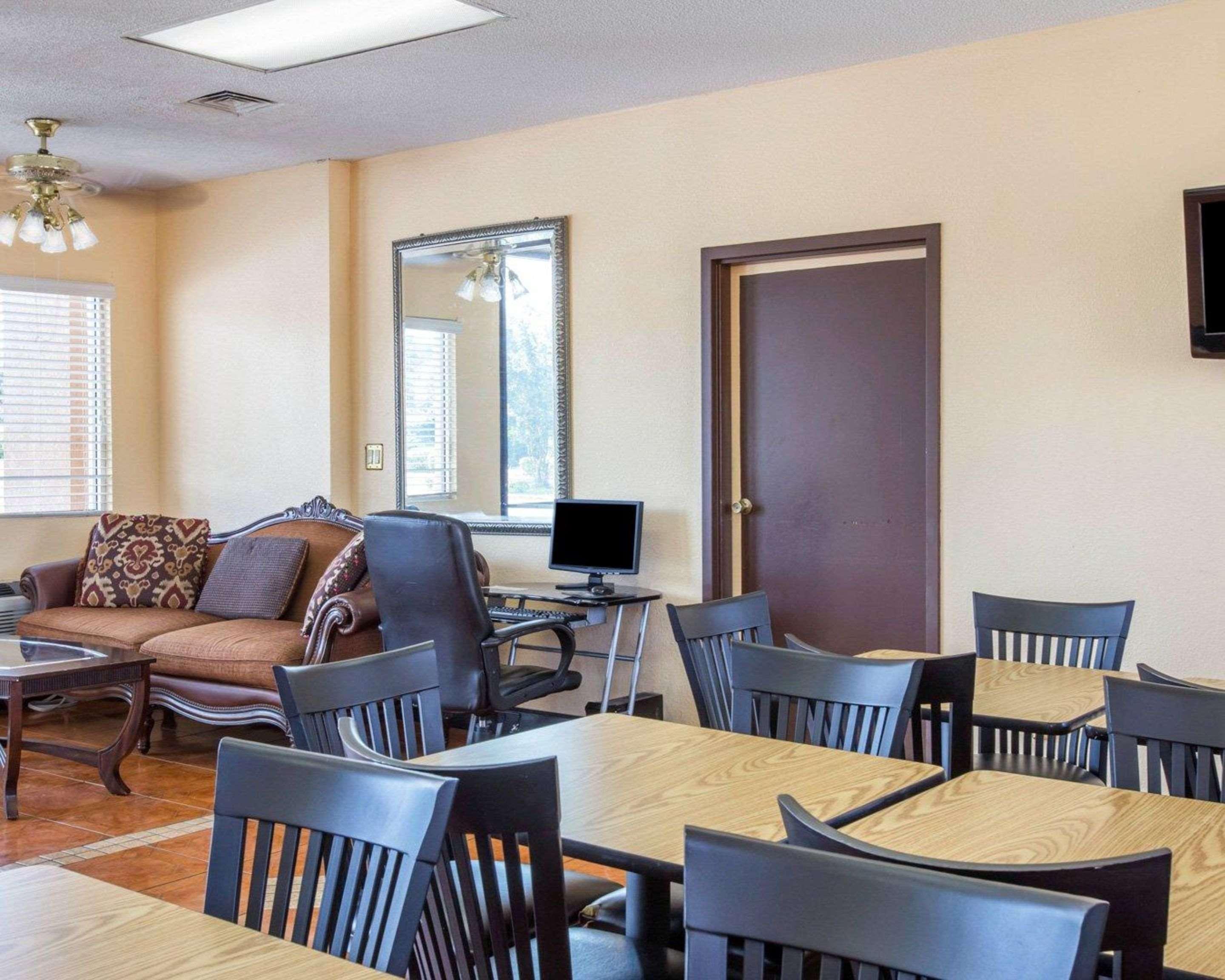 Econo Lodge Inn & Suites Macon Eksteriør bilde