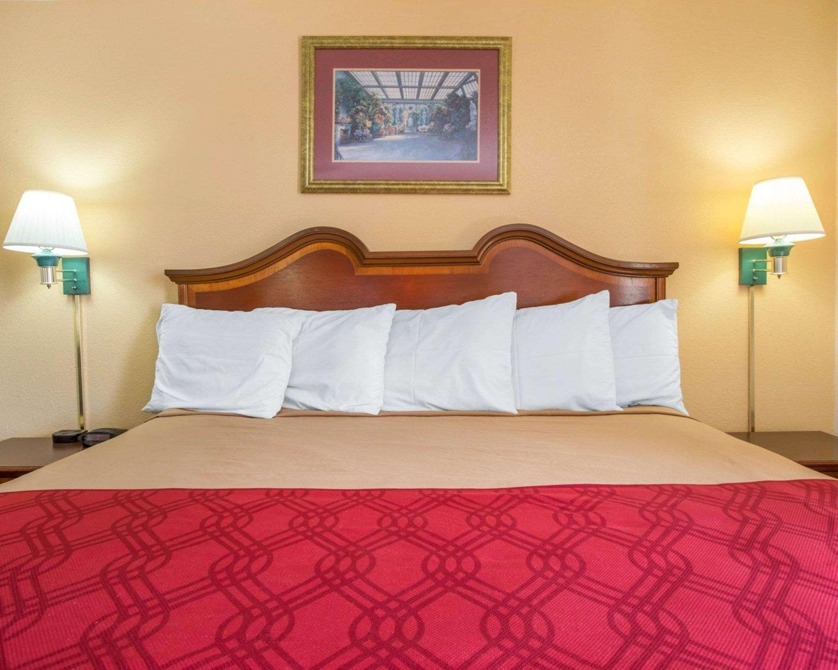 Econo Lodge Inn & Suites Macon Eksteriør bilde