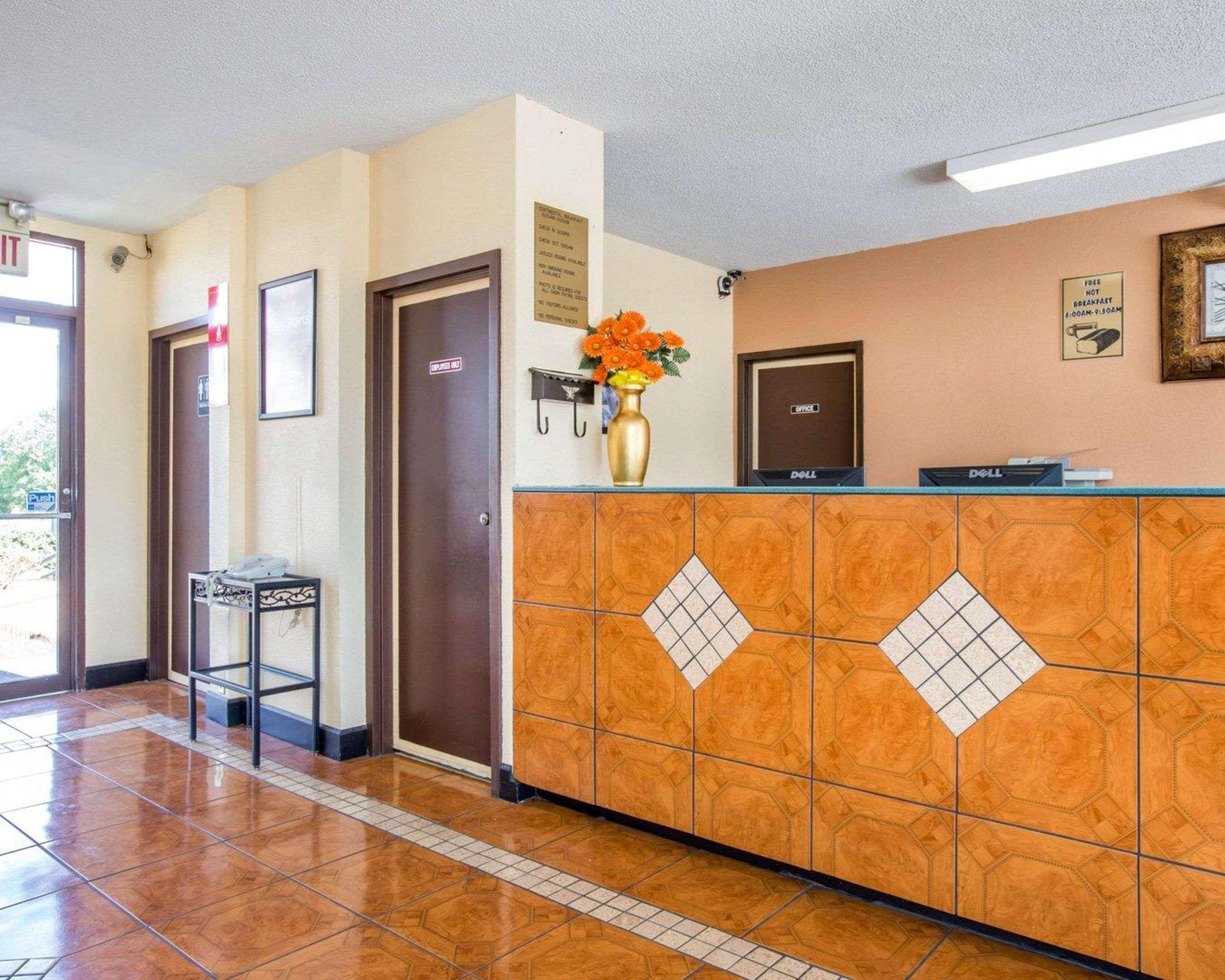 Econo Lodge Inn & Suites Macon Eksteriør bilde