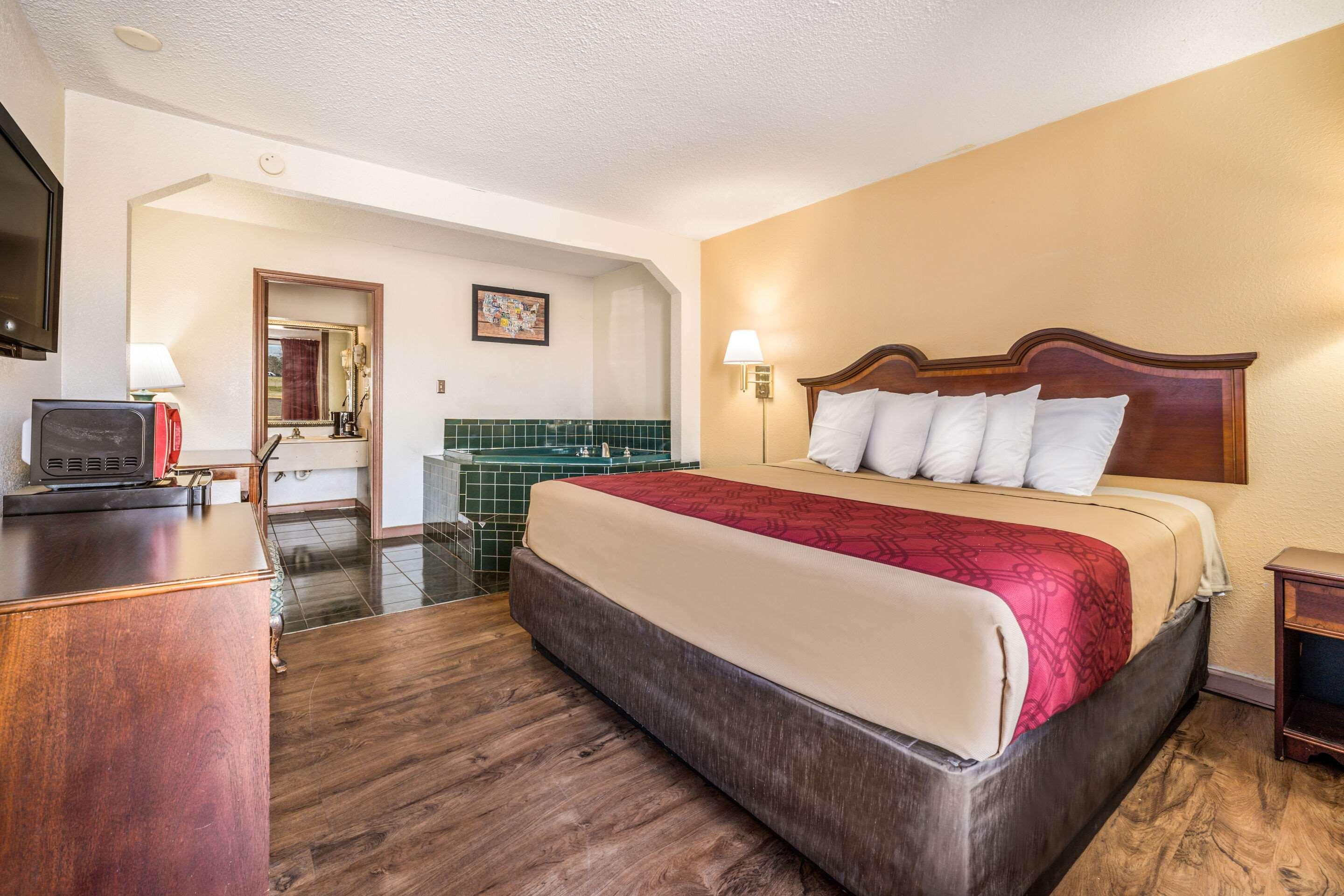 Econo Lodge Inn & Suites Macon Eksteriør bilde