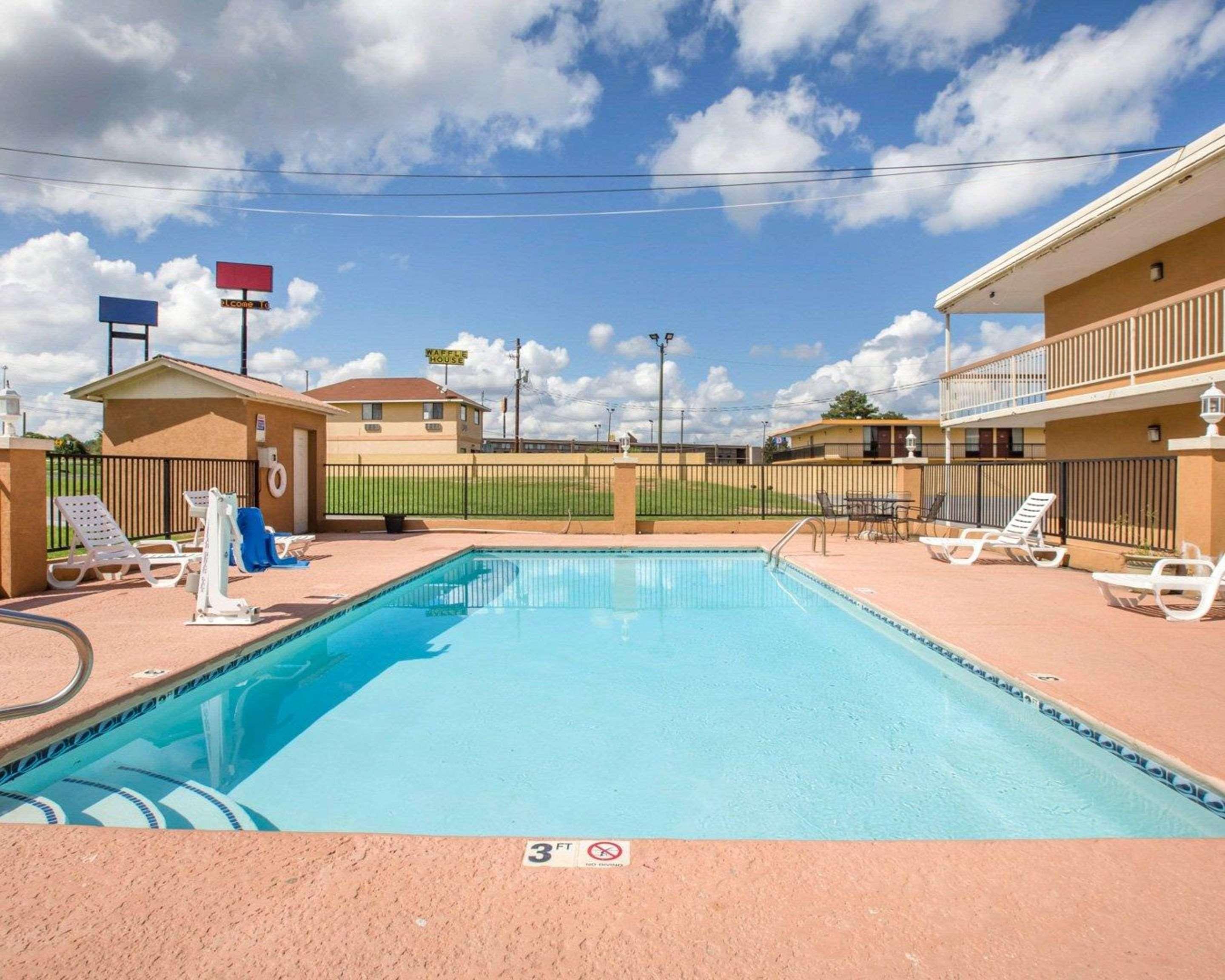 Econo Lodge Inn & Suites Macon Eksteriør bilde